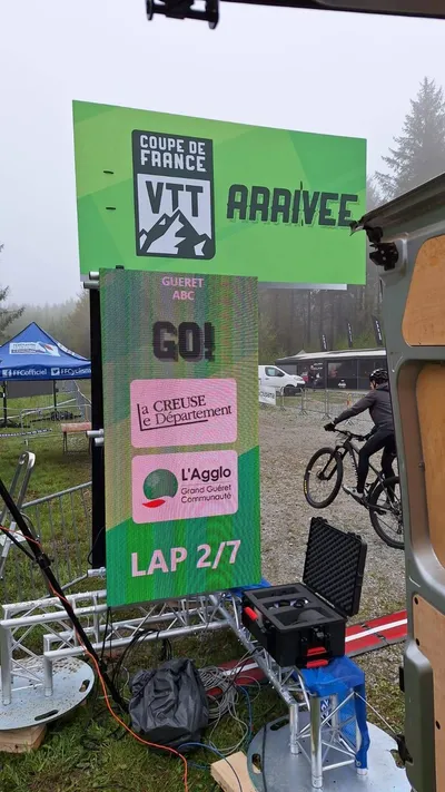 ScreensPro driving a lap-counter display at a Coupe de France VTT race